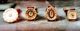 Also check those prestigious vintage-inspired Buccellati watches, timeless and elegant